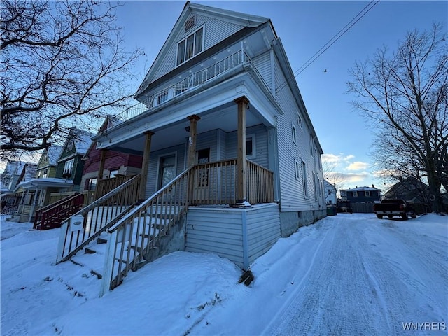 view of front facade with covered porch