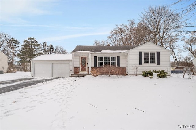 view of front of property featuring a garage