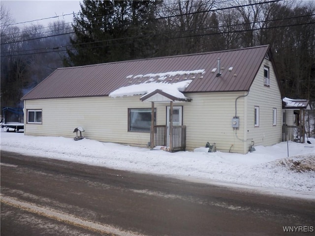 view of front of house