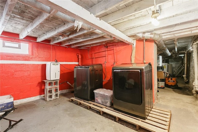 basement featuring independent washer and dryer