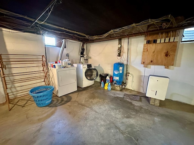 basement with washing machine and dryer