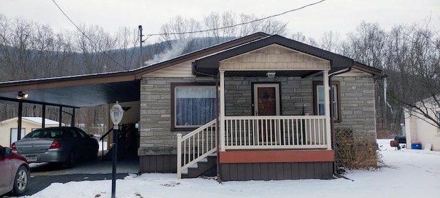 view of front of property featuring a porch