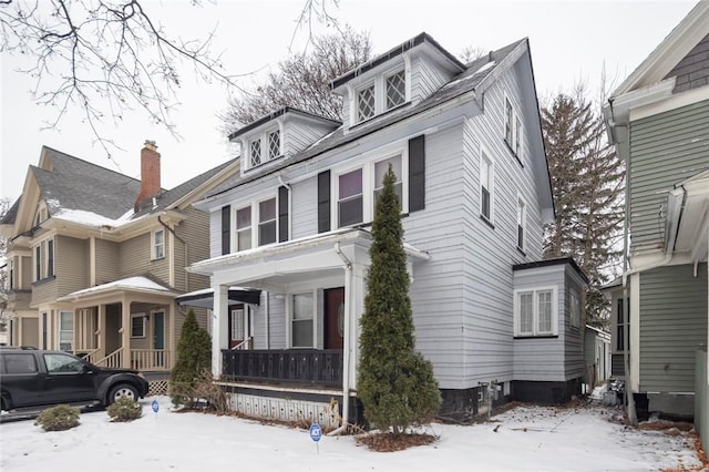 view of front of property featuring a porch