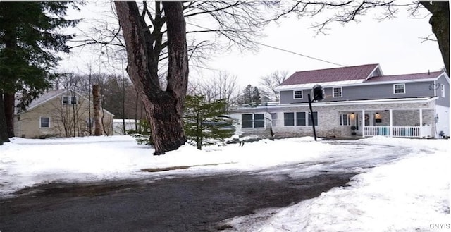 view of front facade with covered porch