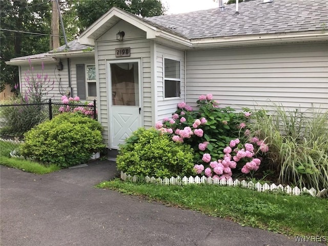 2202 River Rd, Wheatfield, NY 14304 - view of outdoor structure featuring fence