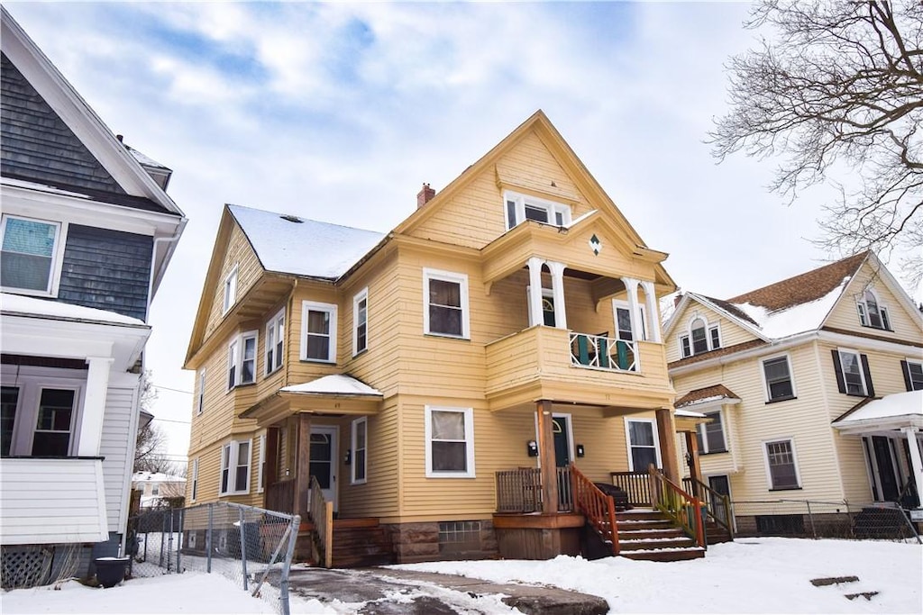 view of front of home