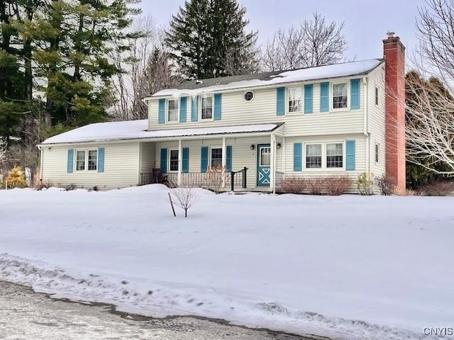 view of front of property featuring a porch