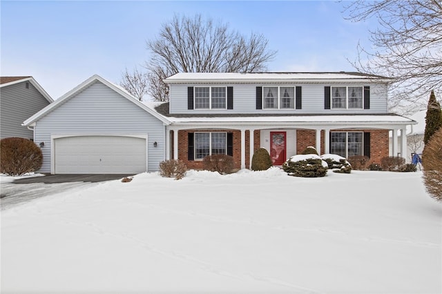 view of front property featuring a garage