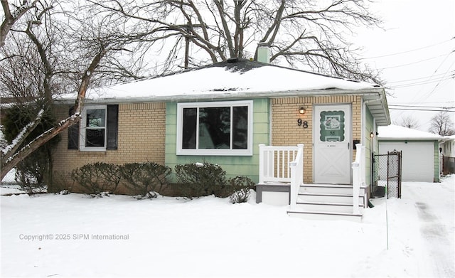 view of front facade featuring a garage