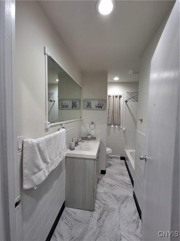 130 Beechwood Ave, Salina, NY 13088 - photo 8