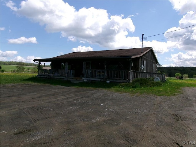 view of front of property with covered porch