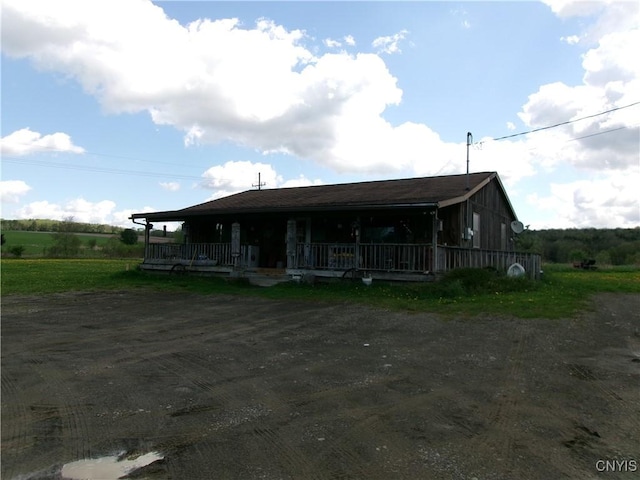 view of front facade with a porch