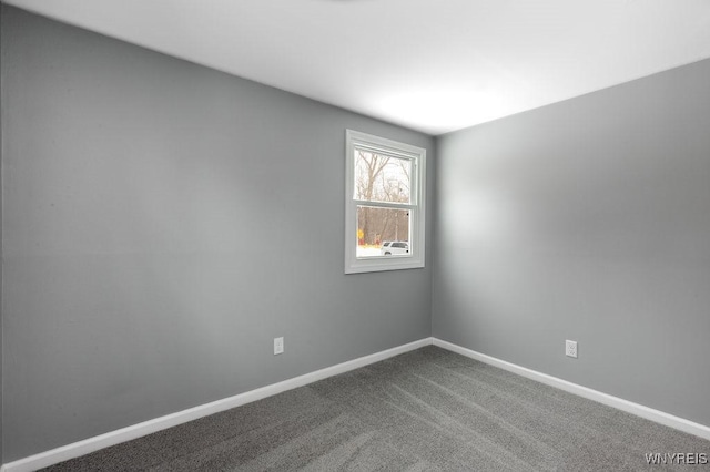 empty room featuring carpet floors