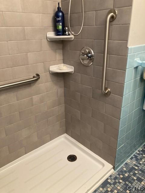 1612 Copperfield St, Utica, NY 13501 - full bath featuring tile patterned floors and a tile shower
