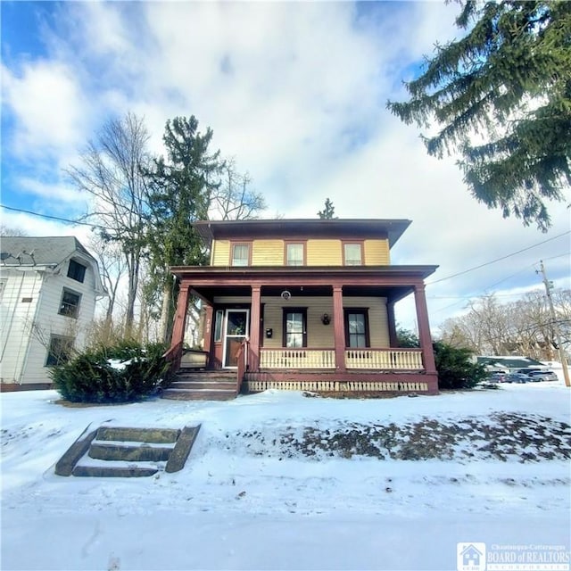 view of front facade featuring covered porch