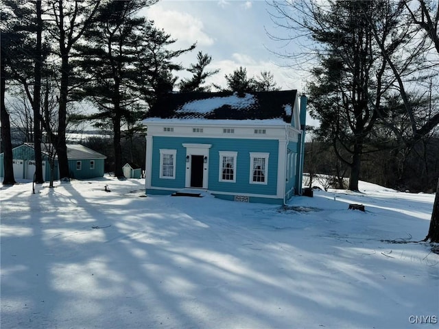 view of front facade