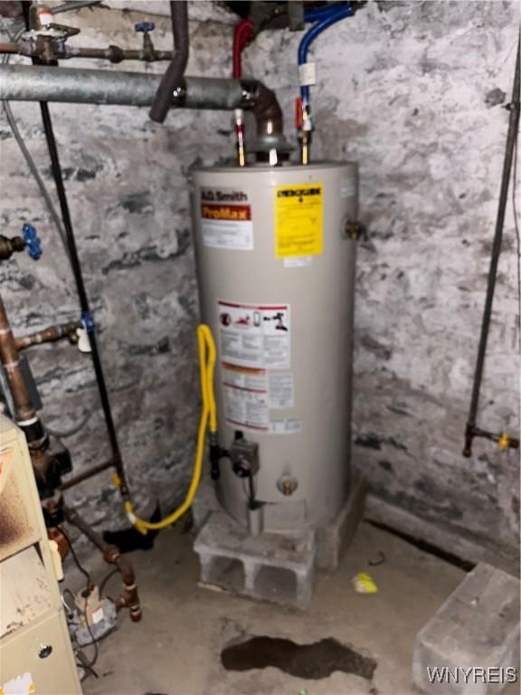 60 Manitoba St, Buffalo, NY 14206 - utility room featuring gas water heater