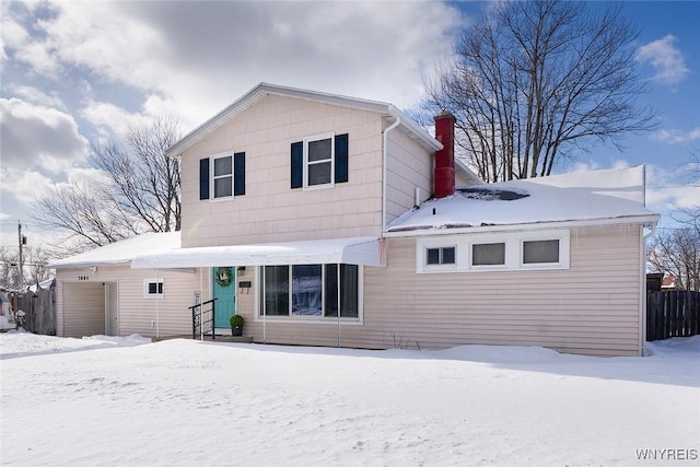 view of front of property