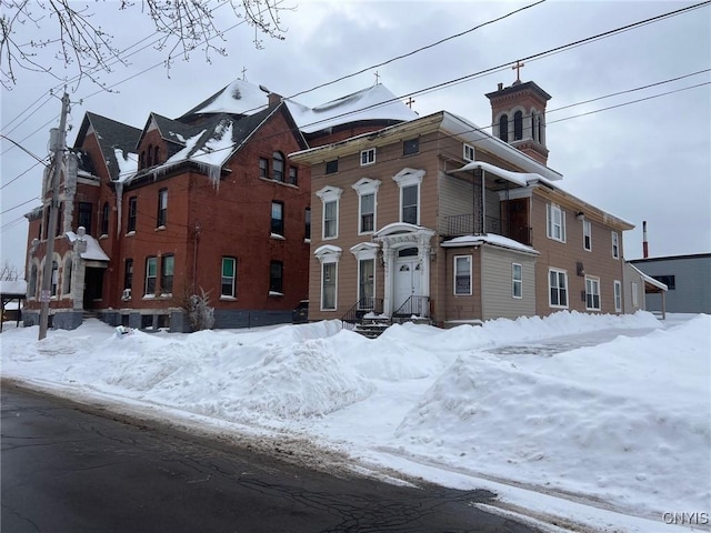 view of front facade