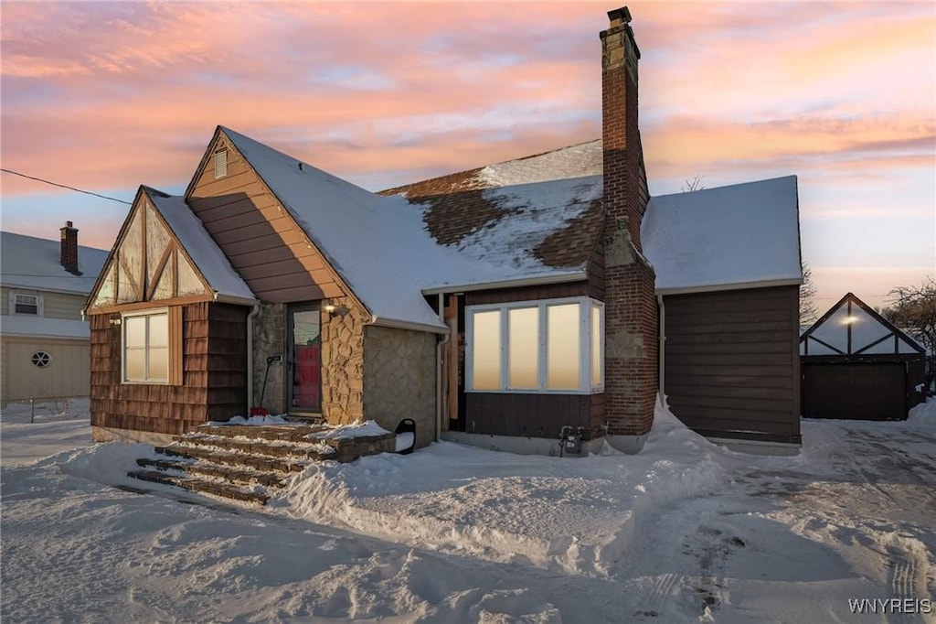 2936 Weston Ave, Niagara Falls, NY 14305 - view of front facade with a chimney