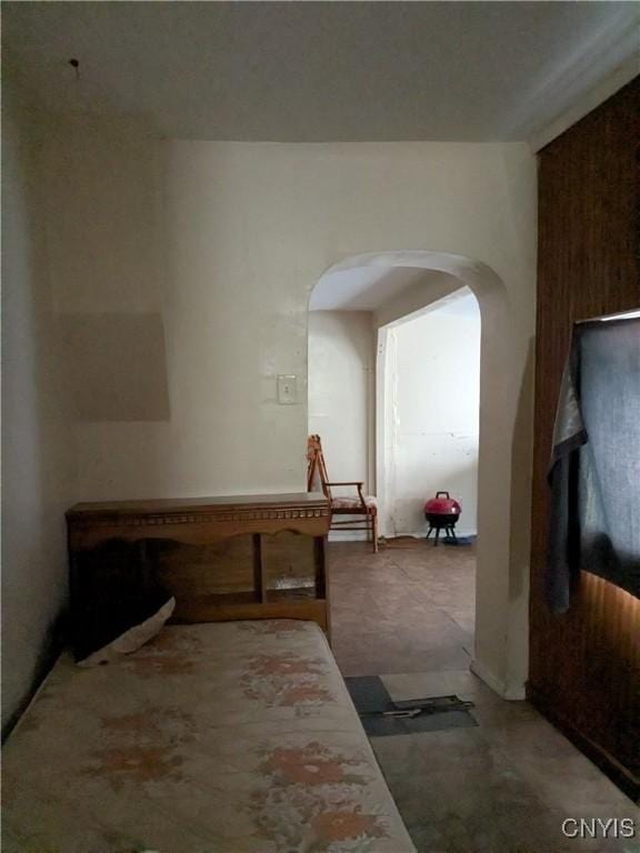 1509 Sunset Ave, Utica, NY 13502 - corridor featuring arched walkways