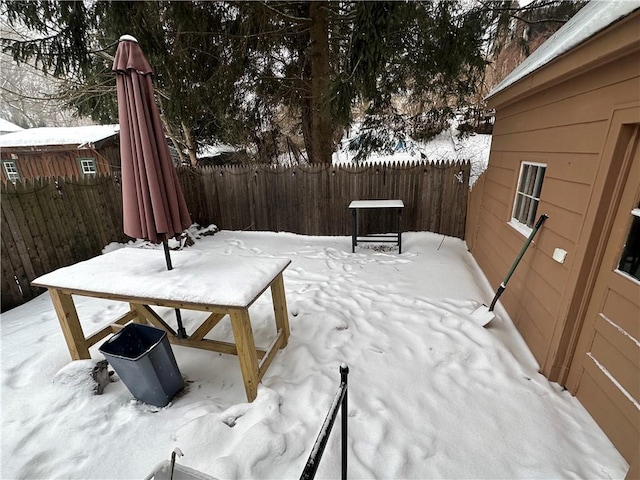 exterior space featuring a fenced backyard