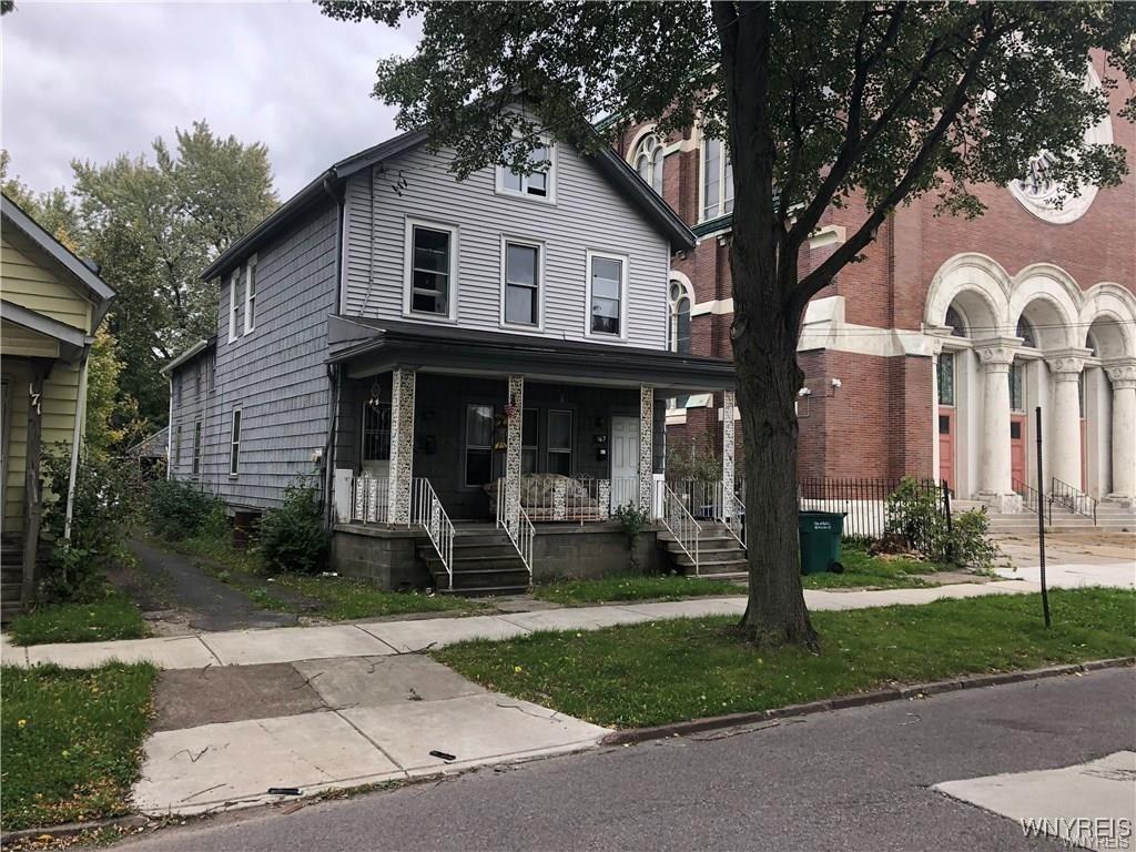 view of front of house with covered porch