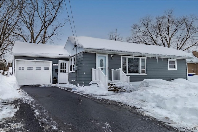 view of front facade featuring a garage