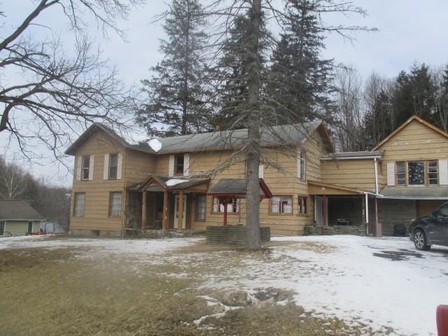 view of front facade