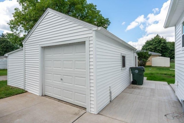 detached garage with driveway