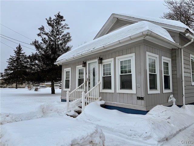 view of front of property featuring entry steps