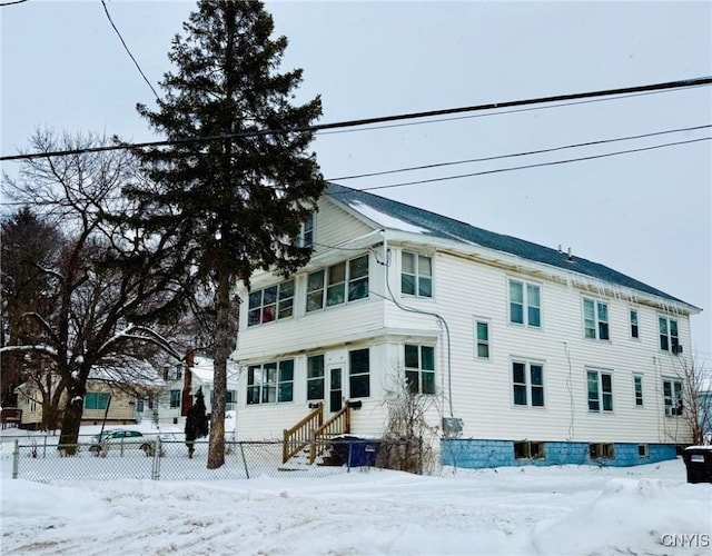 view of front of property featuring entry steps