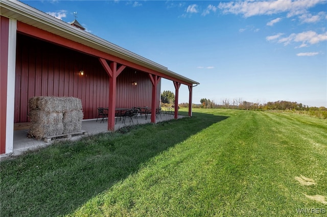 view of yard with a patio area