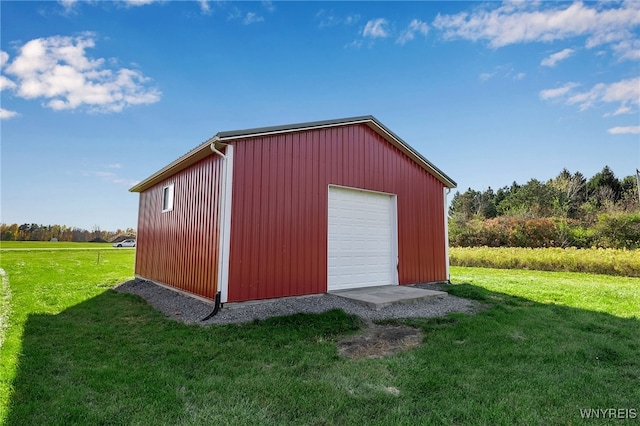 view of outdoor structure with an outbuilding