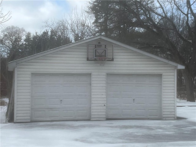 view of detached garage