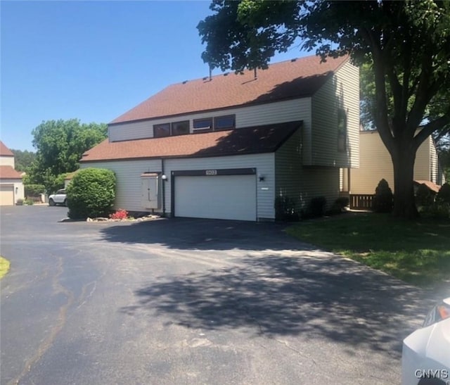 view of front of home with driveway