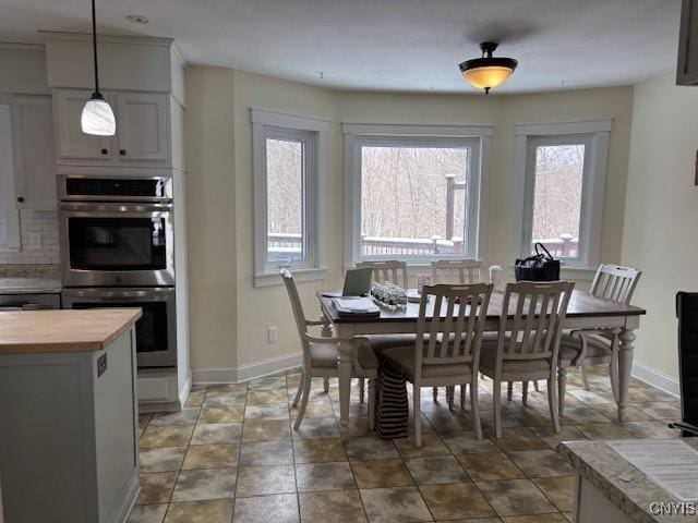 dining area with baseboards