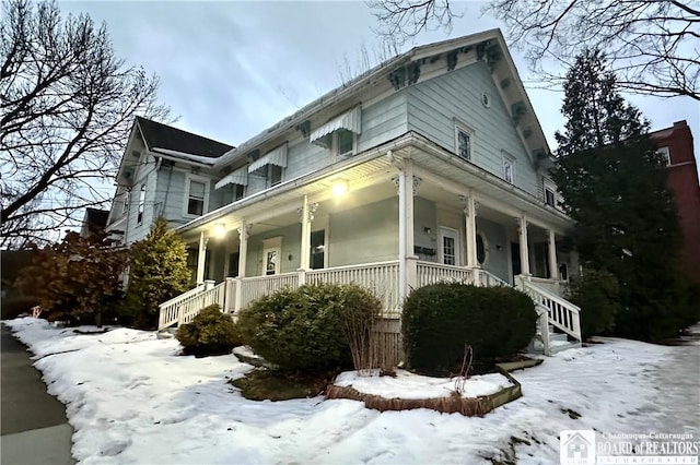 view of front facade with covered porch