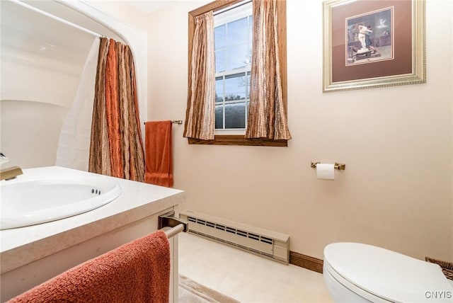 full bathroom featuring baseboards, toilet, a shower with curtain, a baseboard radiator, and vanity