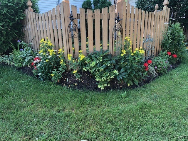 view of yard featuring fence