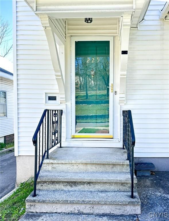 view of entrance to property