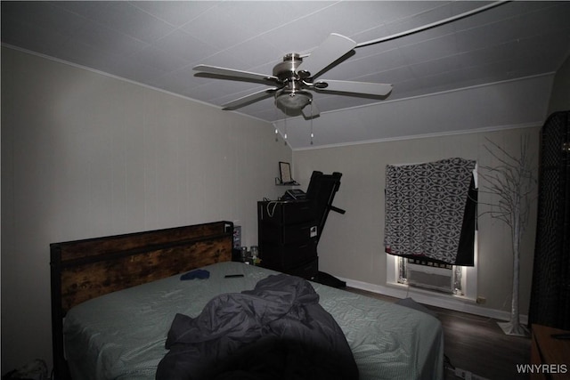 bedroom featuring ornamental molding, cooling unit, vaulted ceiling, and ceiling fan