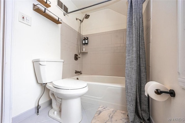 bathroom featuring toilet, shower / bathtub combination with curtain, and baseboards