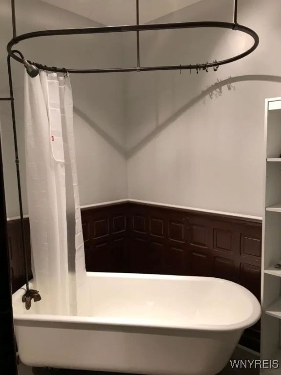 view of full bath