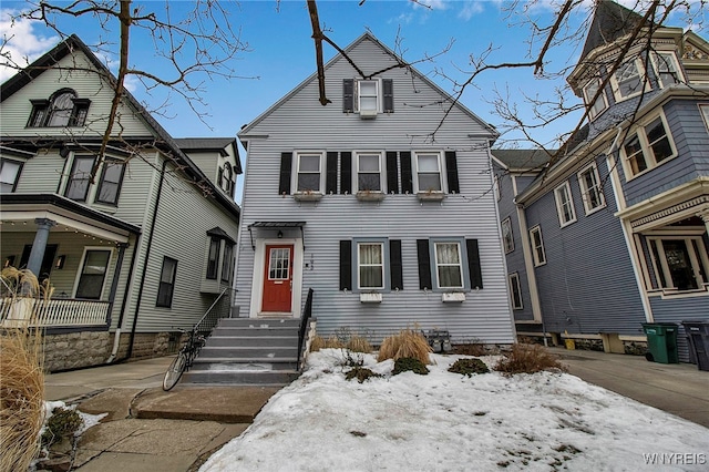 view of front of property featuring entry steps