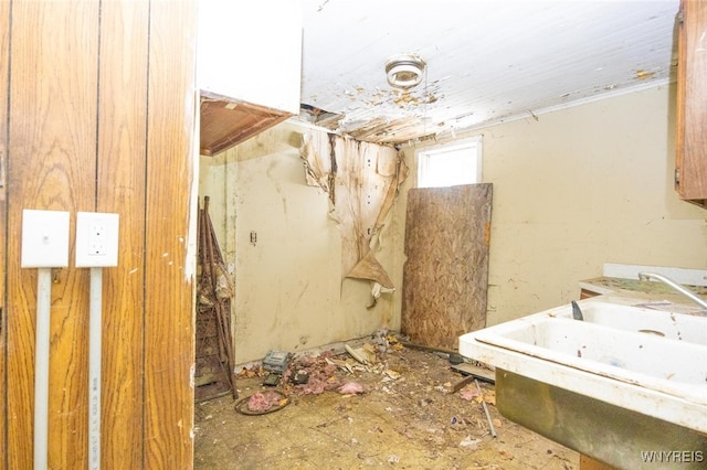 1511 13th St, Niagara Falls, NY 14305 - misc room with a sink