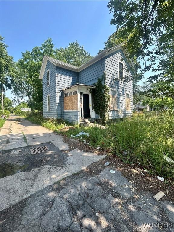 1511 13th St, Niagara Falls, NY 14305 - view of front facade