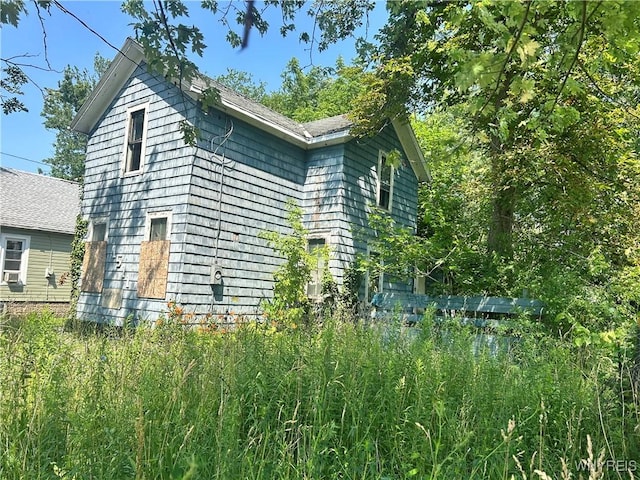1511 13th St, Niagara Falls, NY 14305 - view of home's exterior