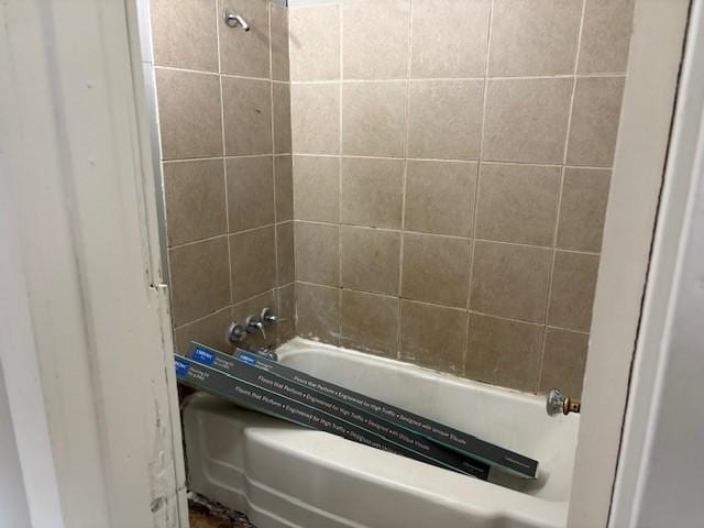 bathroom with shower / bath combination