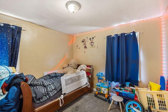 bedroom with carpet flooring